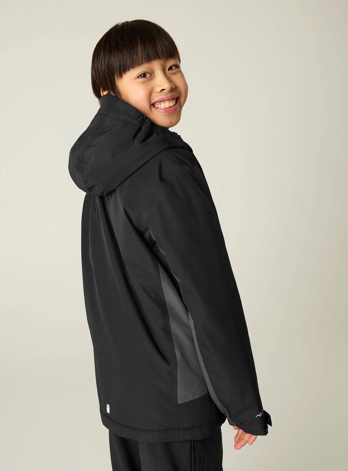 REGATTA Hurdle Waterproof Insulated Jacket Black 9-10 years - Image 3